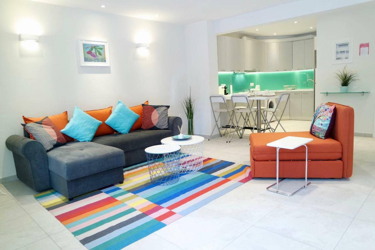 Design Apartment In The City Of Афины Экстерьер фото